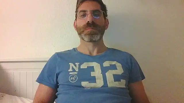 Snapshot of alcatraz009 chatting on 10/05/25, 01:07 alcatraz009 online show from 10/05/25, 01:07