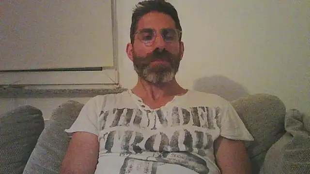 Snapshot of alcatraz009 chatting on 09/20/25, 09:20 alcatraz009 online show from 09/20/25, 09:20