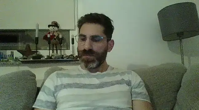 Snapshot of alcatraz009 chatting on 12/23/24, 05:43 alcatraz009 online show from 12/23/24, 05:43