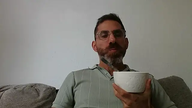 Snapshot of alcatraz009 chatting on 10/16/25, 11:07 alcatraz009 online show from 10/16/25, 11:07