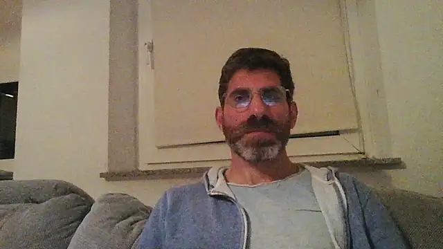 Snapshot of alcatraz009 chatting on 10/06/25, 07:25 alcatraz009 online show from 10/06/25, 07:25