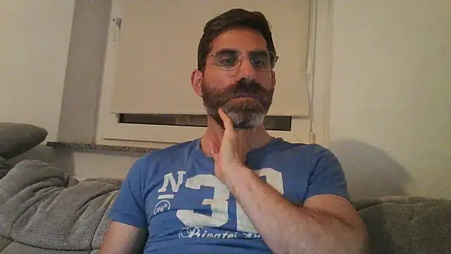 Snapshot of alcatraz009 chatting on 10/01/25, 06:45 alcatraz009 online show from 10/01/25, 06:45