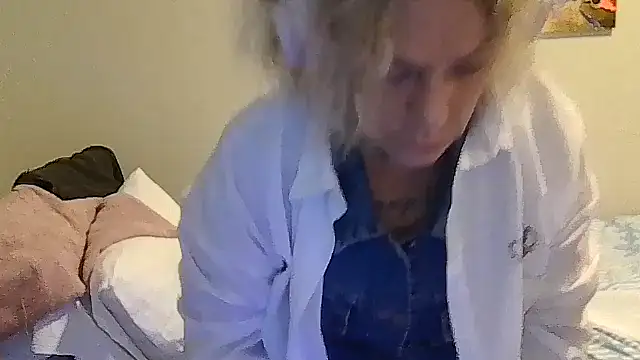 housewife shantie online show from 05/05/26, 05:16