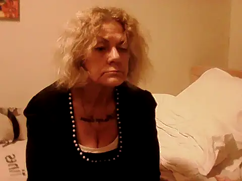 housewife shantie online show from 03/19/26, 01:16