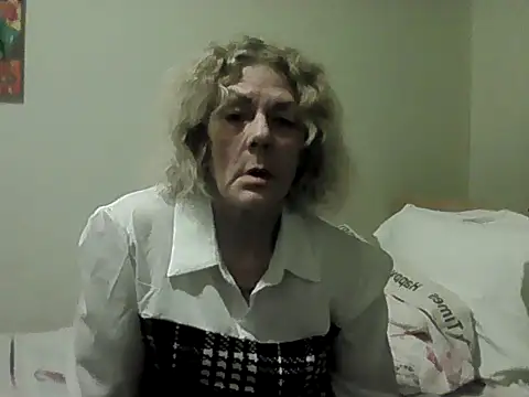 housewife shantie online show from 03/12/26, 06:12
