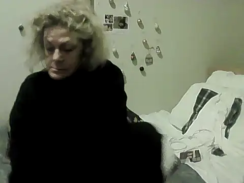 housewife shantie online show from 11/26/25, 07:58