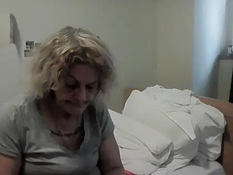 housewife shantie online show from 02/28/26, 09:42