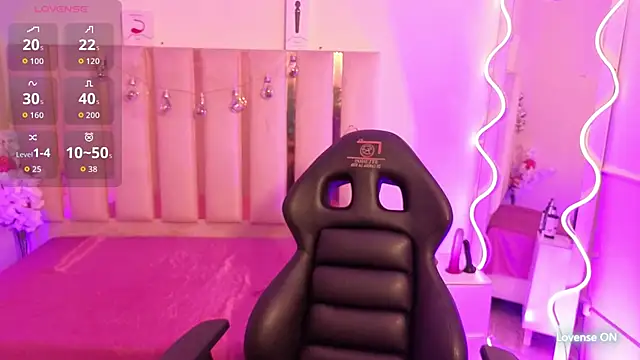 Snapshot of Andy_tay1 chatting on 10/15/25, 04:55 Andy tay1 online show from 10/15/25, 04:55