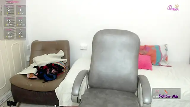 Snapshot of elly_willis chatting on 07/22/26, 06:10 elly willis online show from 07/22/26, 06:10