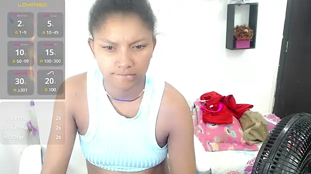 Snapshot of elly_willis chatting on 03/12/25, 09:02 elly willis online show from 03/12/25, 09:02