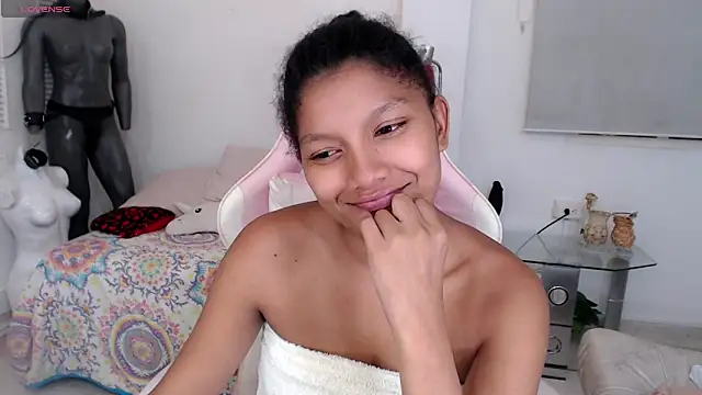 Snapshot of elly_willis chatting on 02/19/25, 07:28 elly willis online show from 02/19/25, 07:28