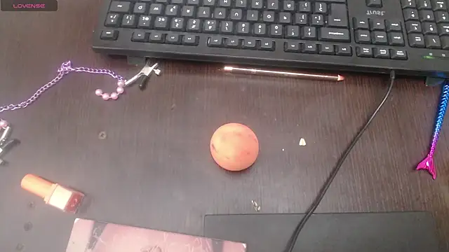 lulu 25  online show from 12/24/24, 04:33