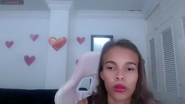 lulu 25  online show from 12/28/24, 04:51