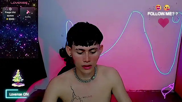 tanjiro cute online show from 12/20/25, 08:39