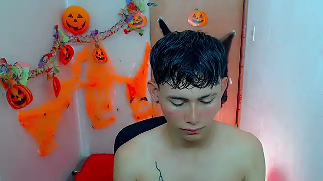 tanjiro cute online show from 11/06/25, 10:08