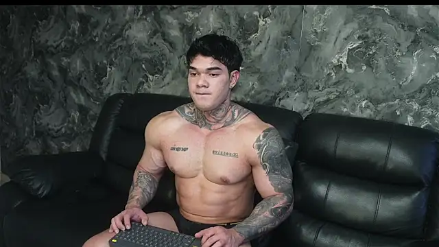 Snapshot of Justin_Clark chatting on 10/27/25, 10:44 Justin Clark online show from 10/27/25, 10:44