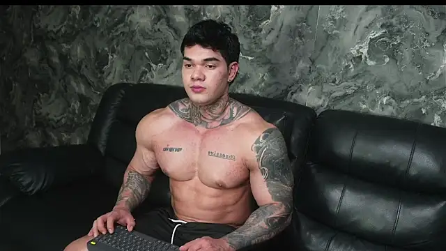 Snapshot of Justin_Clark chatting on 10/27/25, 03:18 Justin Clark online show from 10/27/25, 03:18