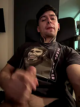 Crissis   online show from 12/22/25, 03:17