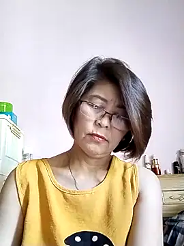 Snapshot of Baby-tits2024 chatting on 09/21/25, 02:06 Baby-tits2024 online show from 09/21/25, 02:06