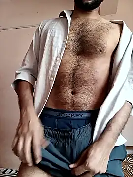 Snapshot of Vignesh3246 chatting on 11/23/25, 05:17 Vignesh3246 online show from 11/23/25, 05:17