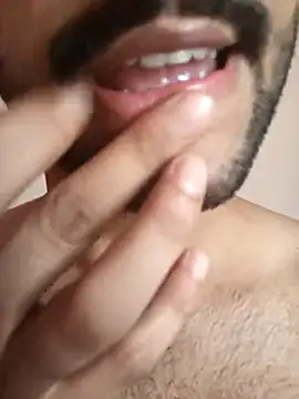 Snapshot of Vignesh3246 chatting on 09/22/25, 10:21 Vignesh3246 online show from 09/22/25, 10:21