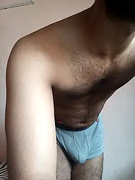 Snapshot of Vignesh3246 chatting on 09/20/25, 05:45 Vignesh3246 online show from 09/20/25, 05:45