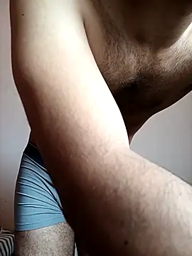 Snapshot of Vignesh3246 chatting on 09/23/25, 04:41 Vignesh3246 online show from 09/23/25, 04:41