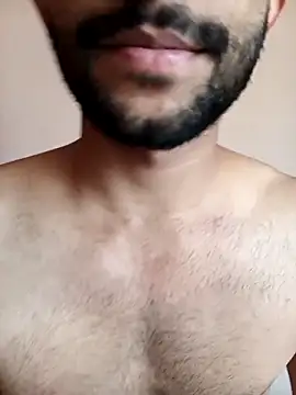 Snapshot of Vignesh3246 chatting on 12/17/25, 06:51 Vignesh3246 online show from 12/17/25, 06:51