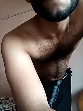 Snapshot of Vignesh3246 chatting on 11/17/25, 09:35 Vignesh3246 online show from 11/17/25, 09:35