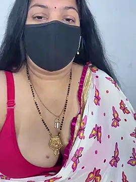 Snapshot of vinky05 chatting on 10/08/25, 03:52 vinky05 online show from 10/08/25, 03:52