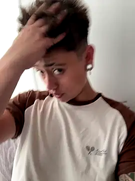 Snapshot of Chriss_gomez2 chatting on 10/05/25, 07:48 Chriss gomez2 online show from 10/05/25, 07:48