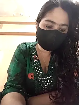 Magical Girl- online show from 12/16/25, 04:06