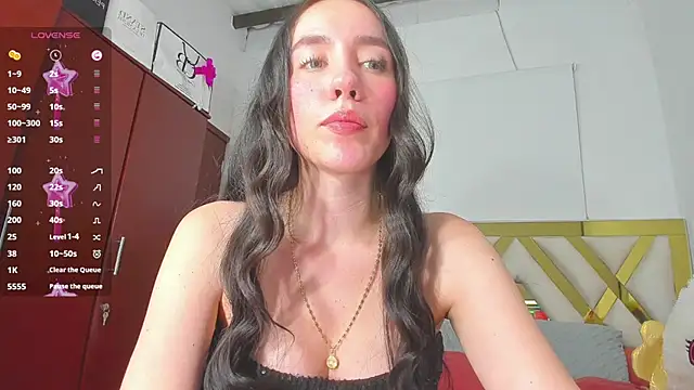 rousee yareldss online show from 11/18/25, 04:16