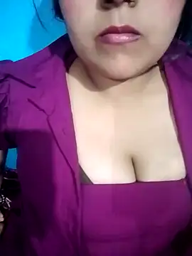 Love-Veronica online show from 03/18/26, 09:01