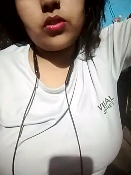 Love-Veronica online show from 04/24/26, 05:48