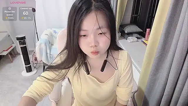 Lena-yyds online show from 11/11/25, 07:41