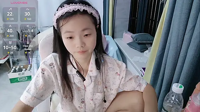 Lena-yyds online show from 10/19/25, 04:54