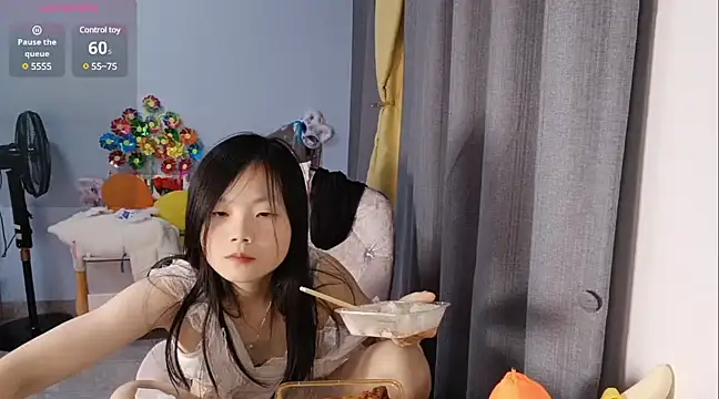 Snapshot of Lena-yyds chatting on 03/15/25, 04:57 Lena-yyds online show from 03/15/25, 04:57
