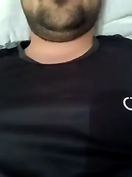 Snapshot of smartboy010101 chatting on 03/10/25, 10:39 smartboy010101 online show from 03/10/25, 10:39