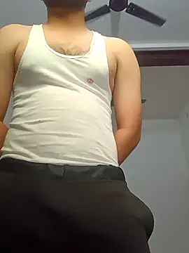 Snapshot of smartboy010101 chatting on 03/20/25, 07:47 smartboy010101 online show from 03/20/25, 07:47