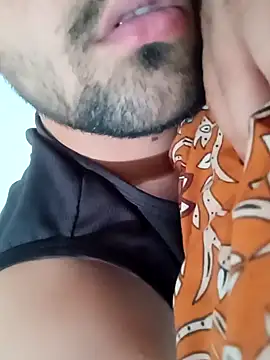 Snapshot of smartboy010101 chatting on 10/19/25, 05:54 smartboy010101 online show from 10/19/25, 05:54