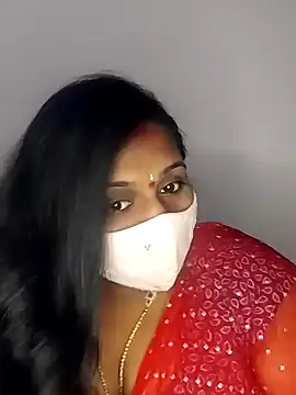 Snapshot of Sexy_Radhikaa chatting on 02/14/25, 01:45 Sexy Radhikaa online show from 02/14/25, 01:45