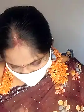 Snapshot of Sexy_Radhikaa chatting on 03/02/25, 09:54 Sexy Radhikaa online show from 03/02/25, 09:54