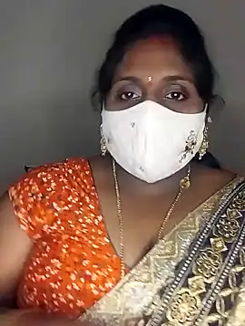 Snapshot of Sexy_Radhikaa chatting on 02/25/25, 02:37 Sexy Radhikaa online show from 02/25/25, 02:37