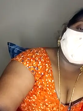 Snapshot of Sexy_Radhikaa chatting on 02/26/25, 08:04 Sexy Radhikaa online show from 02/26/25, 08:04