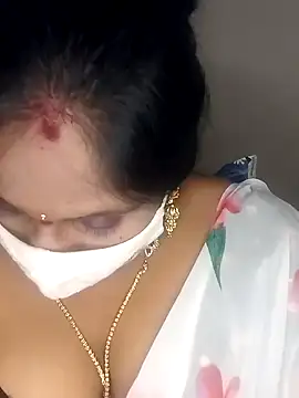 Snapshot of Sexy_Radhikaa chatting on 02/28/25, 12:42 Sexy Radhikaa online show from 02/28/25, 12:42