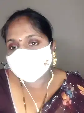 Snapshot of Sexy_Radhikaa chatting on 03/10/25, 04:03 Sexy Radhikaa online show from 03/10/25, 04:03