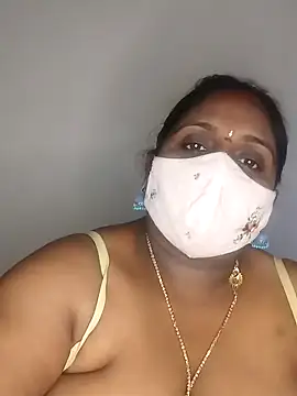 Snapshot of Sexy_Radhikaa chatting on 02/13/25, 06:09 Sexy Radhikaa online show from 02/13/25, 06:09