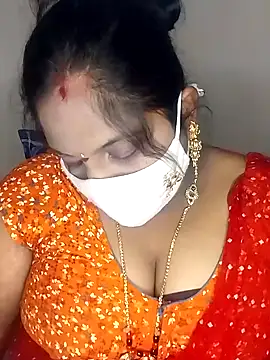 Snapshot of Sexy_Radhikaa chatting on 02/26/25, 04:49 Sexy Radhikaa online show from 02/26/25, 04:49