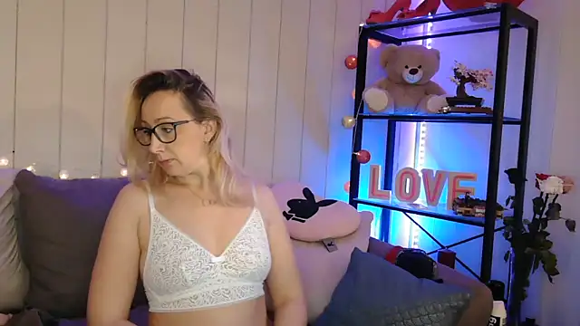 Lyscoquine online show from 03/17/26, 12:08